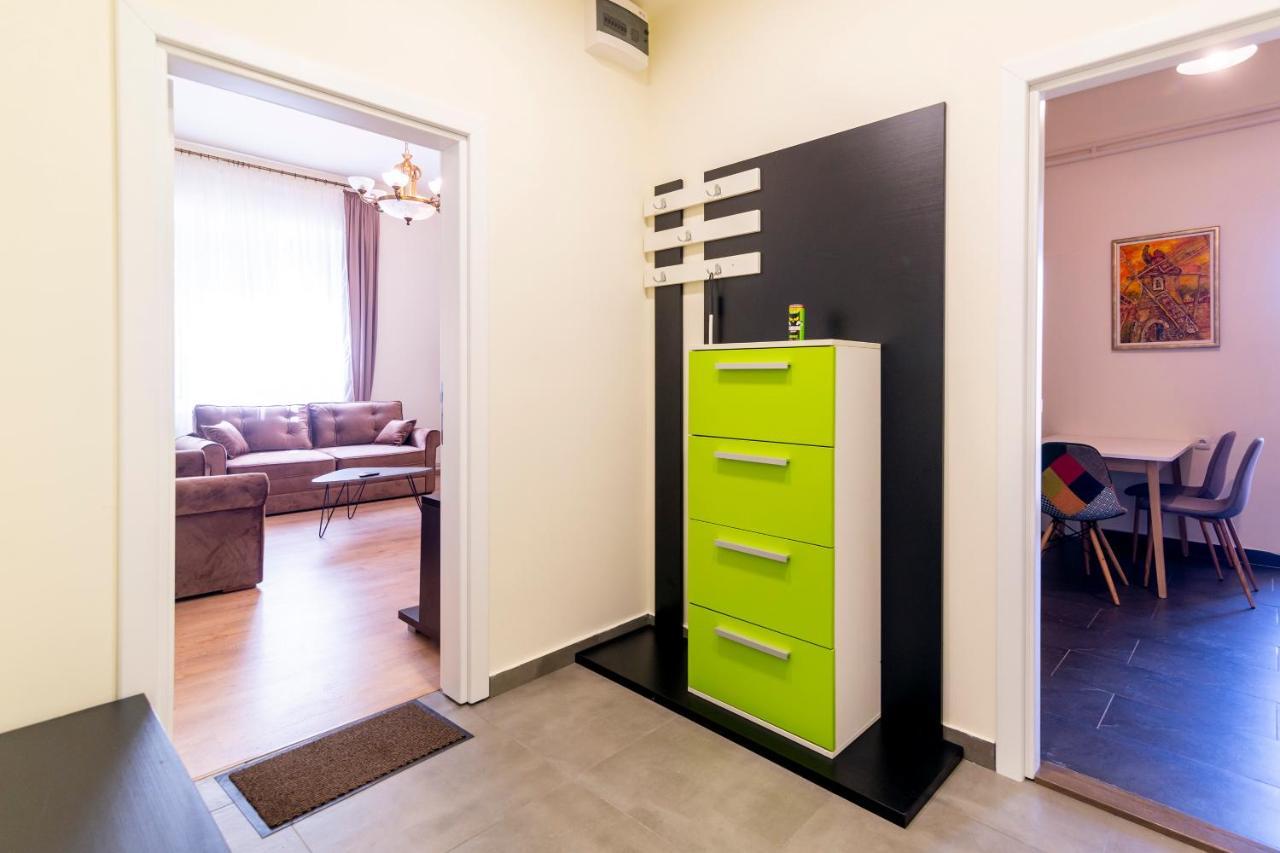 Jevrejska - Central Apartment With Free Parking โนวีซาด ภายนอก รูปภาพ