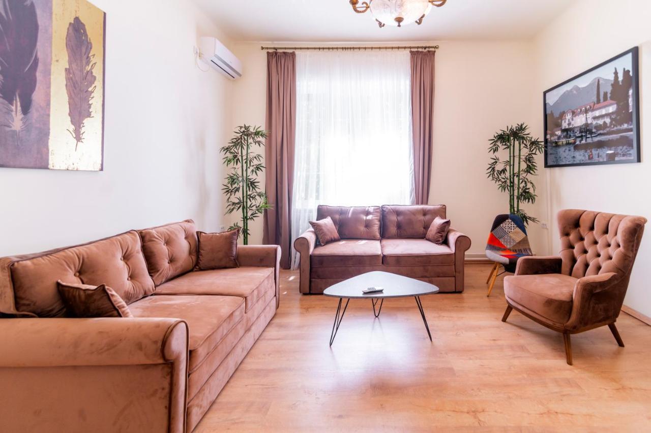 Jevrejska - Central Apartment With Free Parking โนวีซาด ภายนอก รูปภาพ