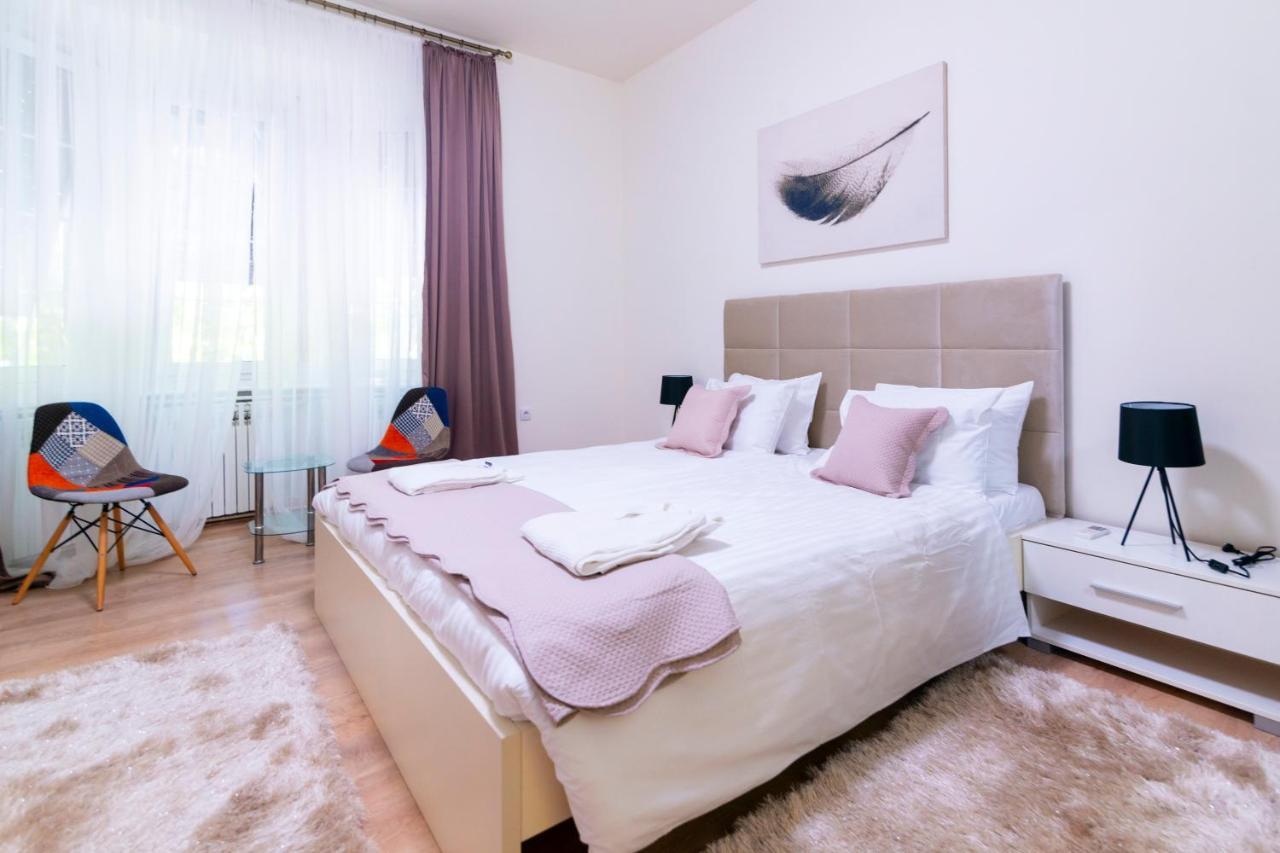 Jevrejska - Central Apartment With Free Parking โนวีซาด ภายนอก รูปภาพ