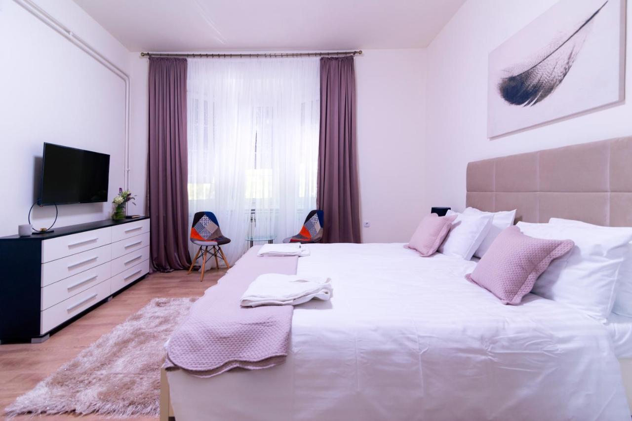 Jevrejska - Central Apartment With Free Parking โนวีซาด ภายนอก รูปภาพ