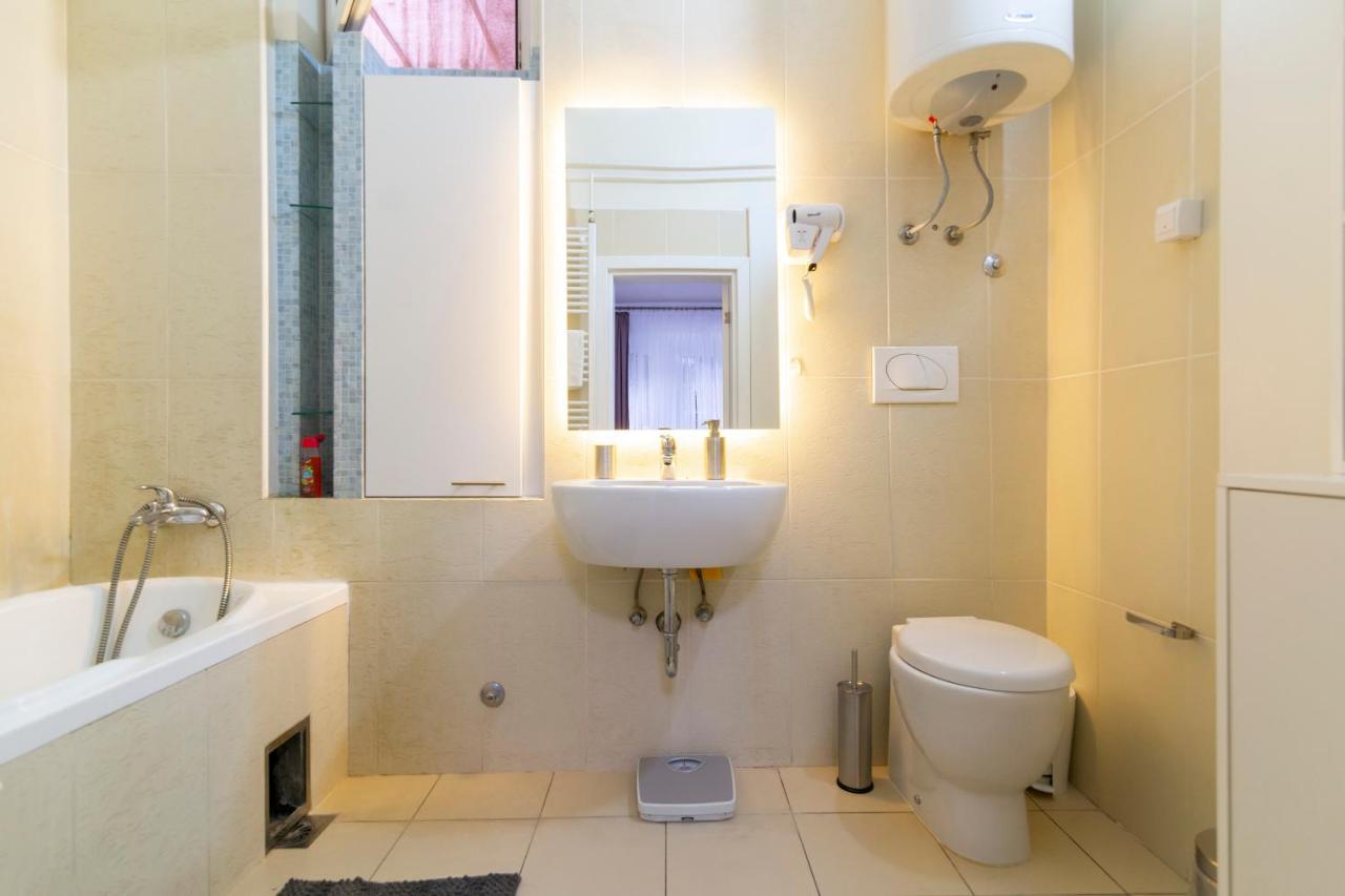 Jevrejska - Central Apartment With Free Parking โนวีซาด ภายนอก รูปภาพ